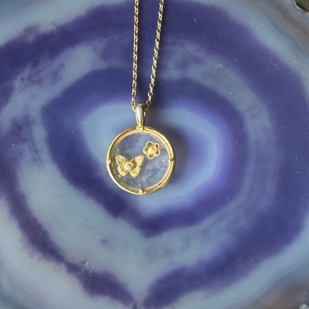 Pressed Flower and Butterfly Gold Dainty Pendant and Chain Necklace - Picture 4 of 6